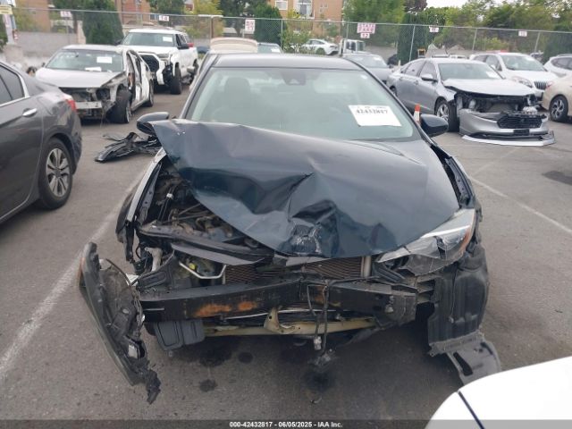 5YFBURHE4HP657435 Toyota COROLLA LE