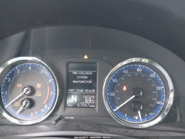 5YFBURHE4HP657435 Toyota COROLLA LE