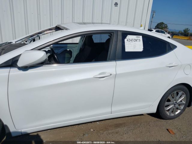 5NPDH4AE6FH611903 Hyundai ELANTRA SE