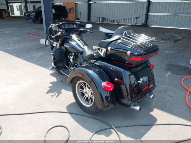 2019 HARLEY-DAVIDSON FLHTCUTG 1HD1MAF19KB859284 Photo 2