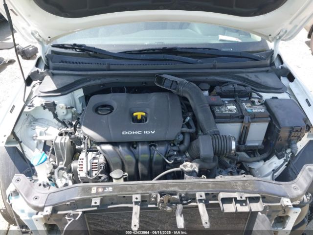 5NPD84LF5HH011933 Hyundai Elantra