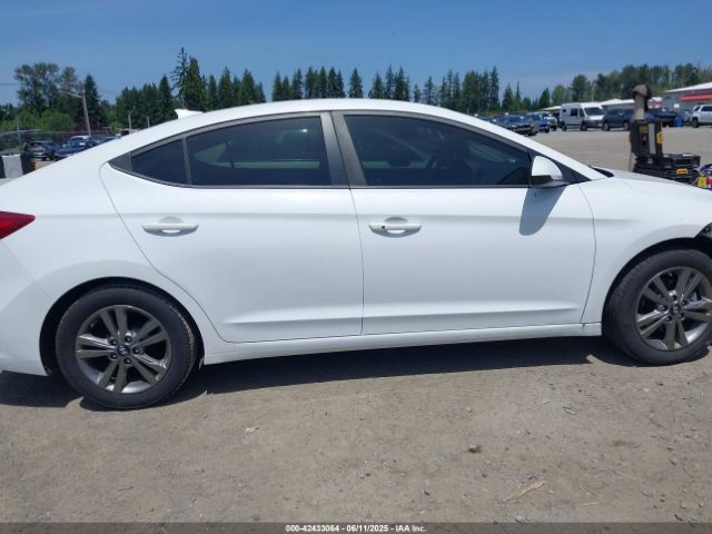 5NPD84LF5HH011933 Hyundai Elantra