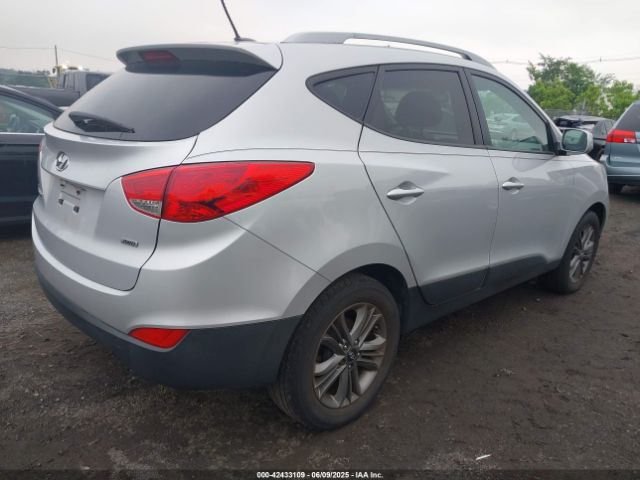 KM8JUCAG0FU980297 Hyundai TUCSON SE