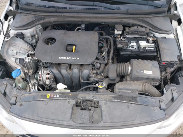 5NPD84LF2JH321267 Hyundai ELANTRA SEL
