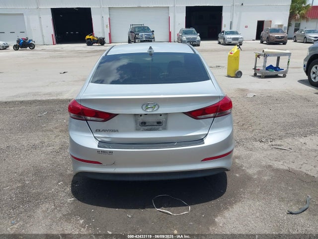 5NPD84LF2JH321267 Hyundai ELANTRA SEL