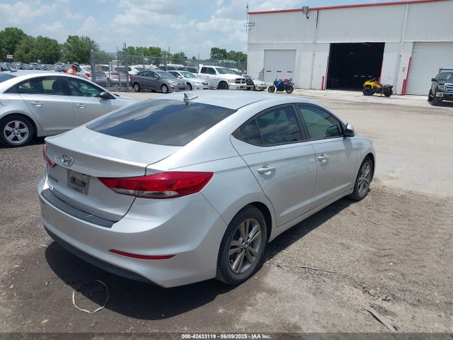 5NPD84LF2JH321267 Hyundai ELANTRA SEL