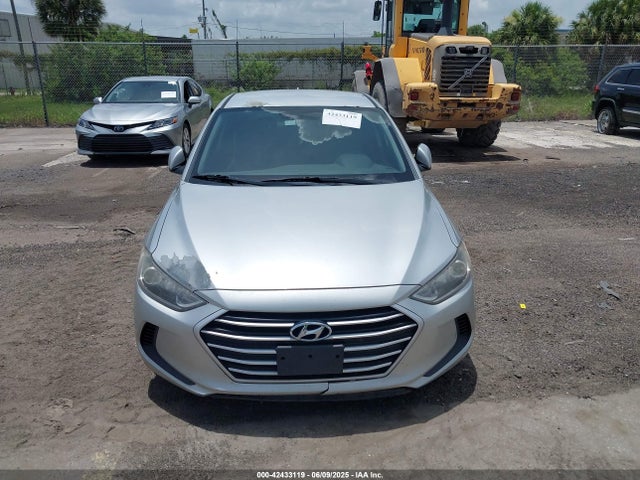 5NPD84LF2JH321267 Hyundai ELANTRA SEL
