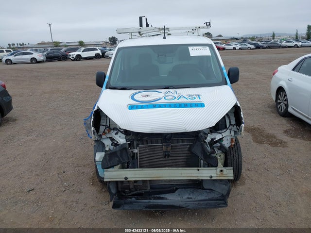 3N6CM0KN9GK697811 Nissan 2016