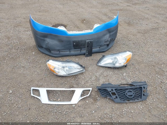 3N6CM0KN9GK697811 Nissan 2016