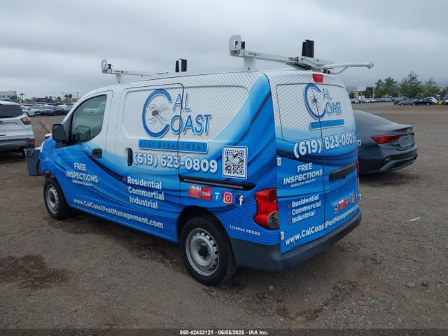 3N6CM0KN9GK697811 Nissan 2016