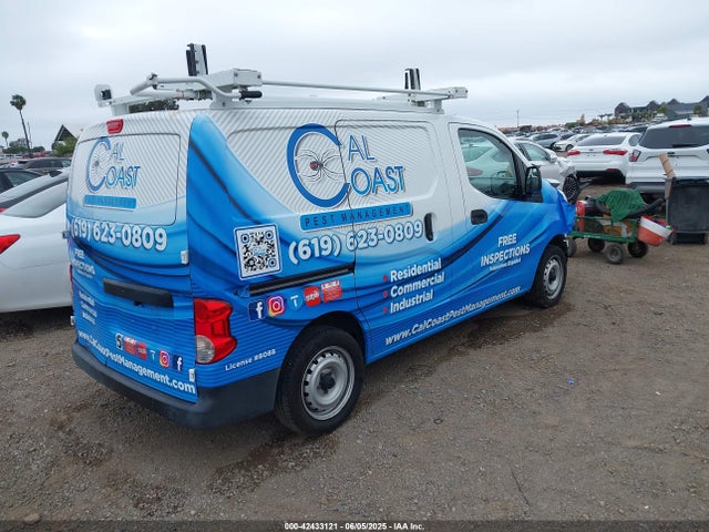 3N6CM0KN9GK697811 Nissan 2016