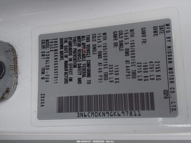 3N6CM0KN9GK697811 Nissan 2016