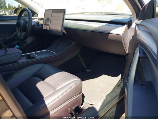 2022 TESLA MODEL 3 5YJ3E1EB2NF182940 Photo 4