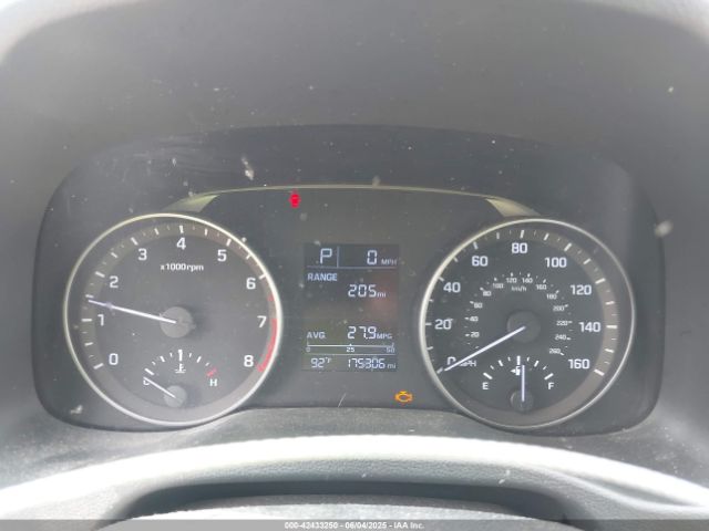 KMHD84LF5HU210529 Hyundai ELANTRA SE