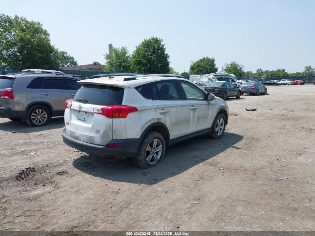 JTMRFREV6FJ019556 Toyota Rav4 Xle