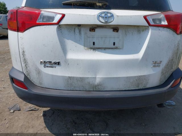 JTMRFREV6FJ019556 Toyota Rav4 Xle