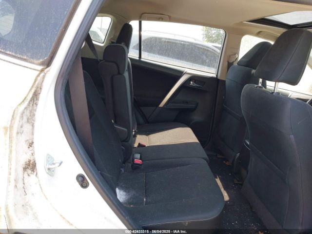 JTMRFREV6FJ019556 Toyota Rav4 Xle