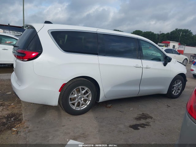 Chrysler Pacifica Touring L 2024 2C4RC1BG9RR182962 Image 14