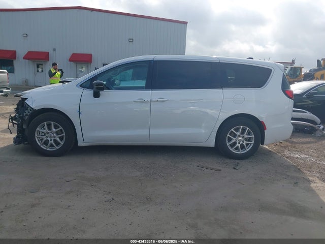 Chrysler Pacifica Touring L 2024 2C4RC1BG9RR182962 Image 15