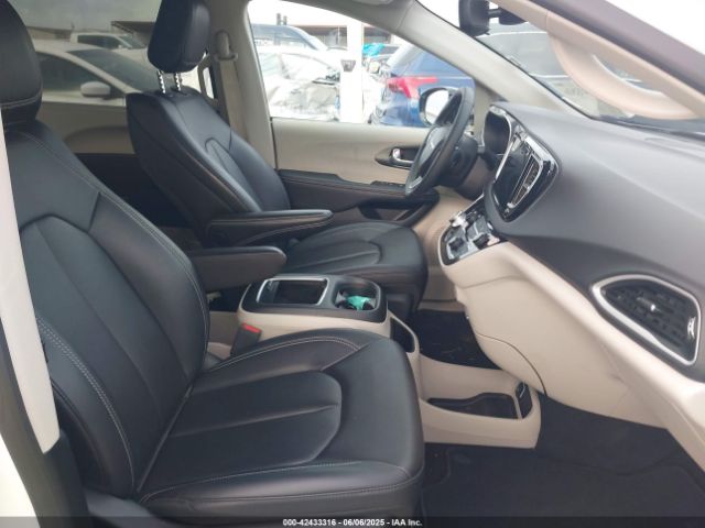 2024 CHRYSLER PACIFICA 2C4RC1BG9RR182962 Photo 4