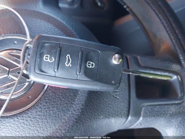 3VWD17AJXEM374440 Volkswagen 2014