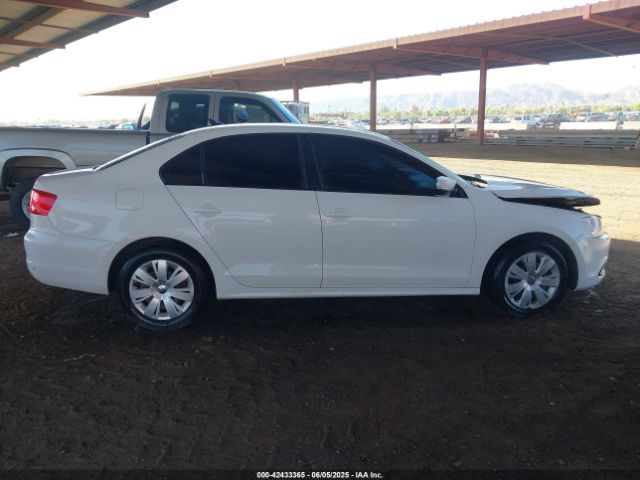 3VWD17AJXEM374440 Volkswagen 2014