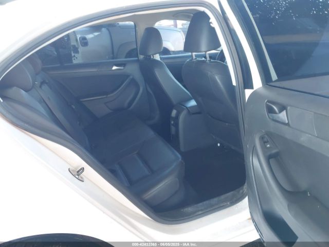 3VWD17AJXEM374440 Volkswagen 2014