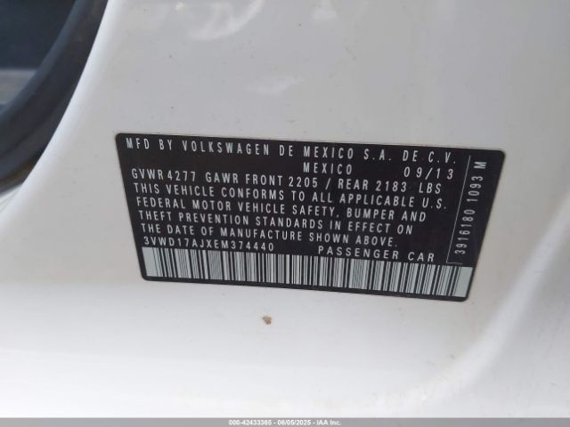 3VWD17AJXEM374440 Volkswagen 2014