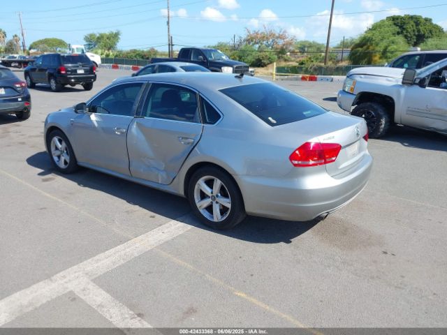 2014 VOLKSWAGEN PASSAT 1VWAT7A39EC055174 Photo 2