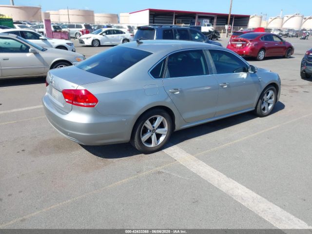 2014 VOLKSWAGEN PASSAT 1VWAT7A39EC055174 Photo 3
