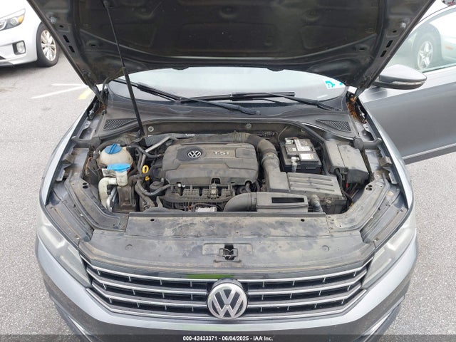 1VWBT7A36GC007977 Volkswagen Passat 1.8t Se