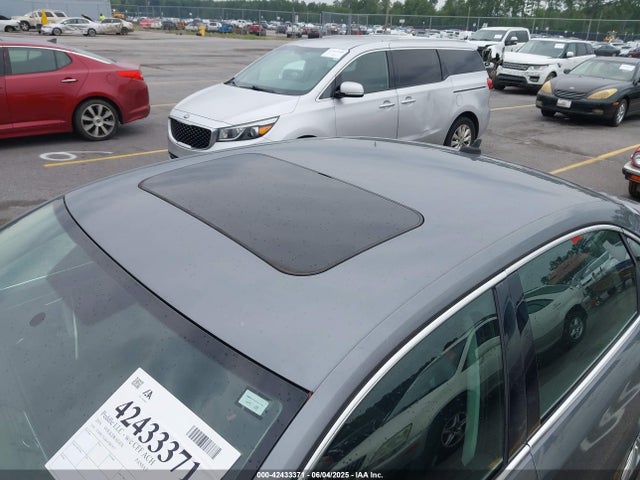 1VWBT7A36GC007977 Volkswagen Passat 1.8t Se