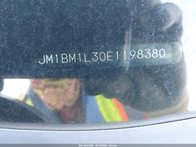 JM1BM1L30E1198380 Mazda py