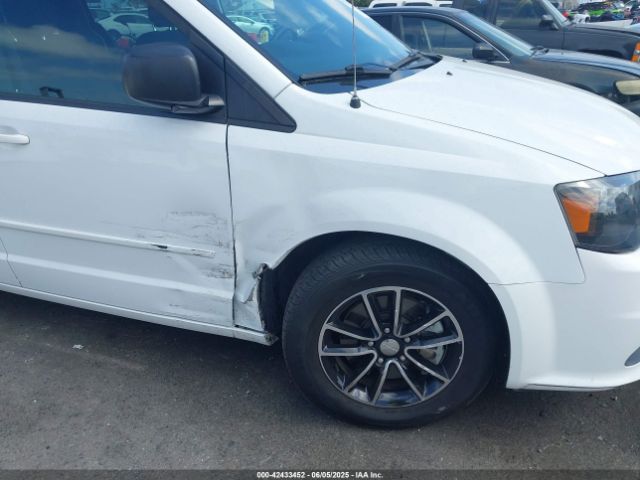 2C4RDGBG7FR593210 Dodge Grand Caravan Se
