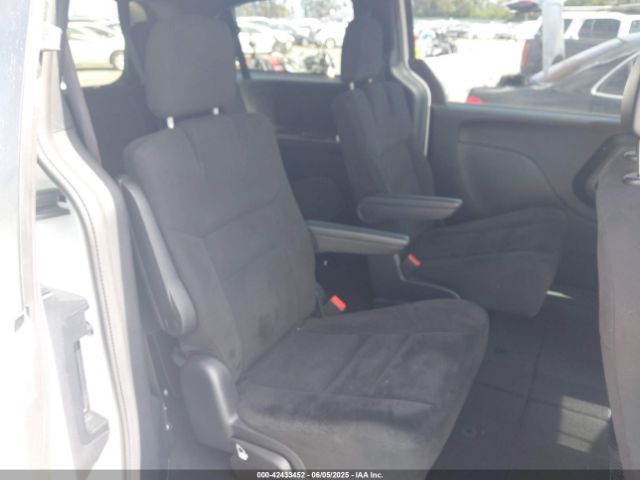 2C4RDGBG7FR593210 Dodge Grand Caravan Se