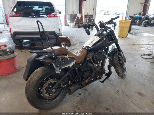 2018 HARLEY-DAVIDSON FXFBS 1HD1YLK13JC019130 Photo 3