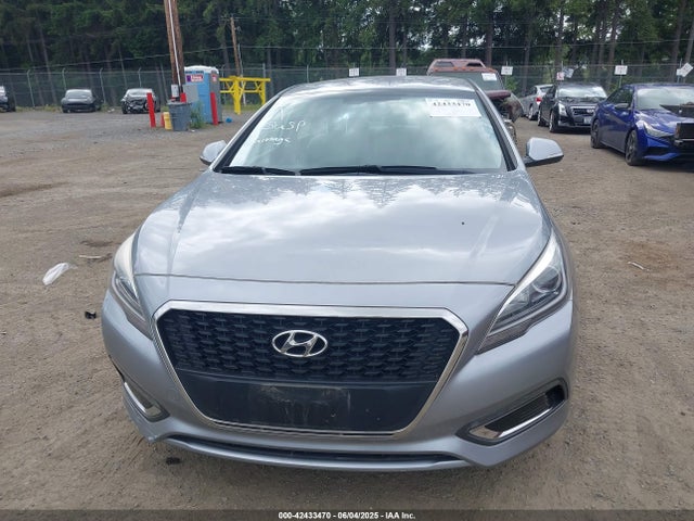 Hyundai Sonata Hybrid Se 2016 KMHE24L13GA011389 Image 12