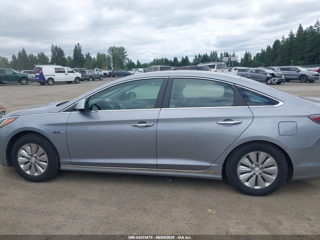 Hyundai Sonata Hybrid Se 2016 KMHE24L13GA011389 Image 14