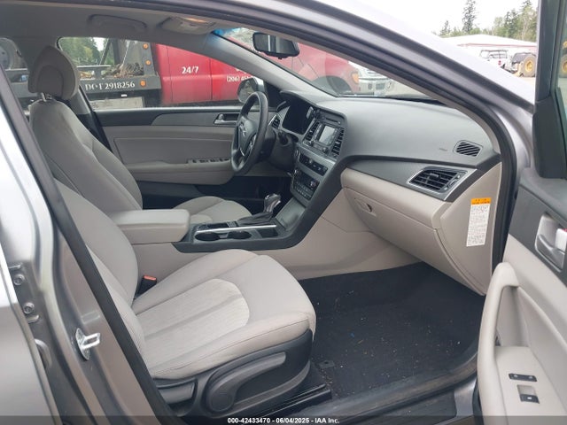 Hyundai Sonata Hybrid Se 2016 KMHE24L13GA011389 Image 5