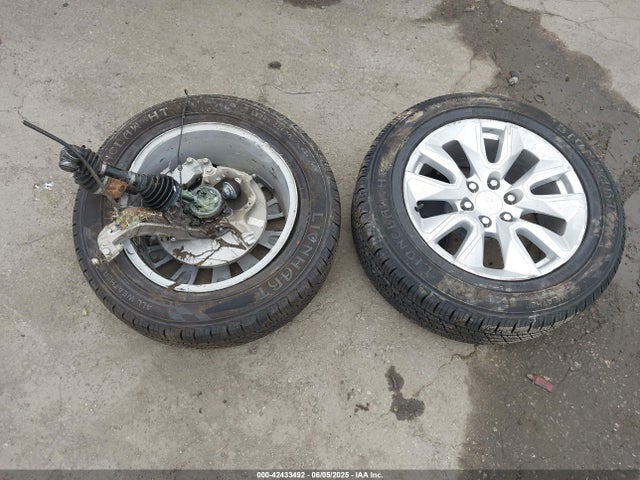 1GCPDBEK5NZ586481 Chevrolet l3b