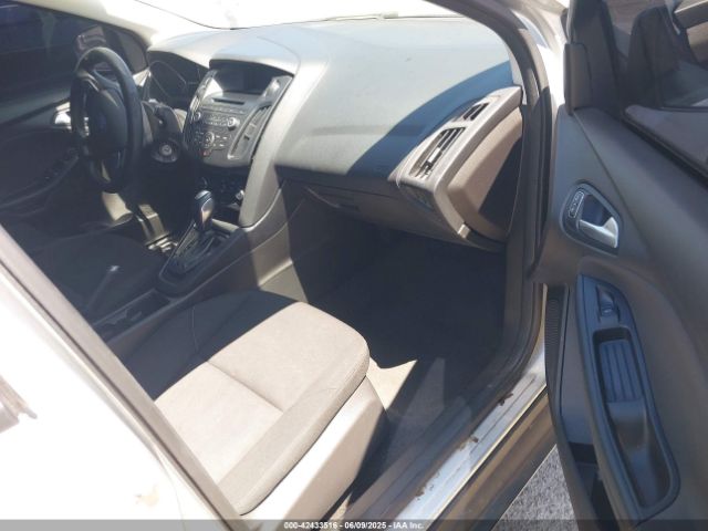 1FADP3F24GL286330 Ford FOCUS SE