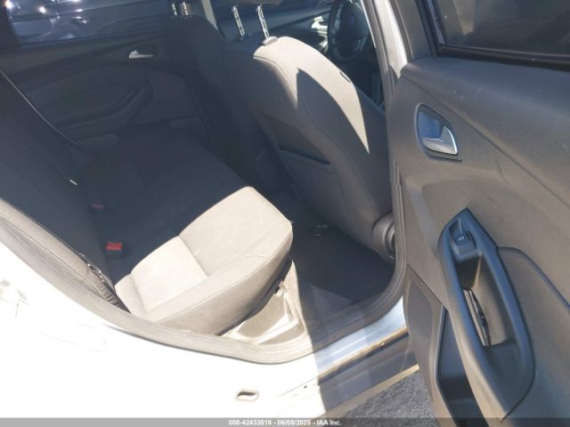 1FADP3F24GL286330 Ford FOCUS SE