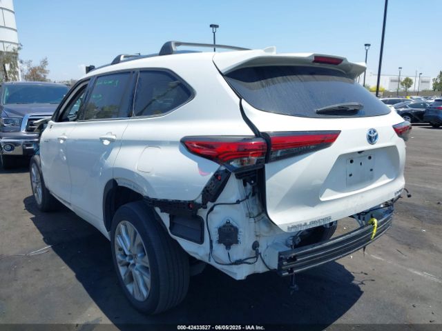 2021 TOYOTA HIGHLANDER 5TDXBRCH7MS039802 Photo 2