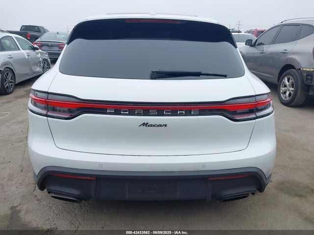 Porsche Macan 2022 WP1AA2A58NLB06272 Image 16