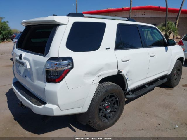 2023 TOYOTA 4RUNNER JTENU5JR9P6146596 Photo 3