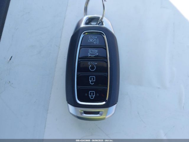 KMHLM4AG0PU459693 Hyundai ELANTRA SEL