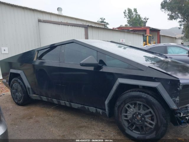 7G2CEHED6RA048460 Tesla Cybertruck All-wheel Drive