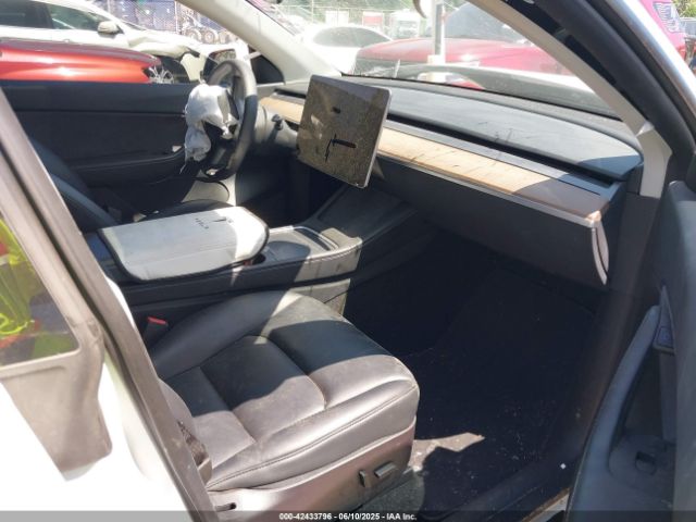 2022 TESLA MODEL Y 7SAYGDEE9NF509655 Photo 4
