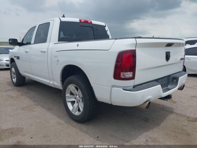 2015 RAM 1500 1C6RR7MT0FS544500 Photo 2