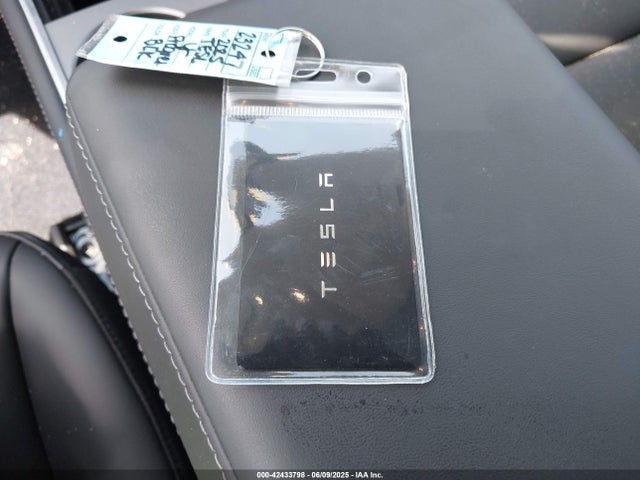 2025 TESLA MODEL Y 7SAYGDED8SA371543 Photo 10
